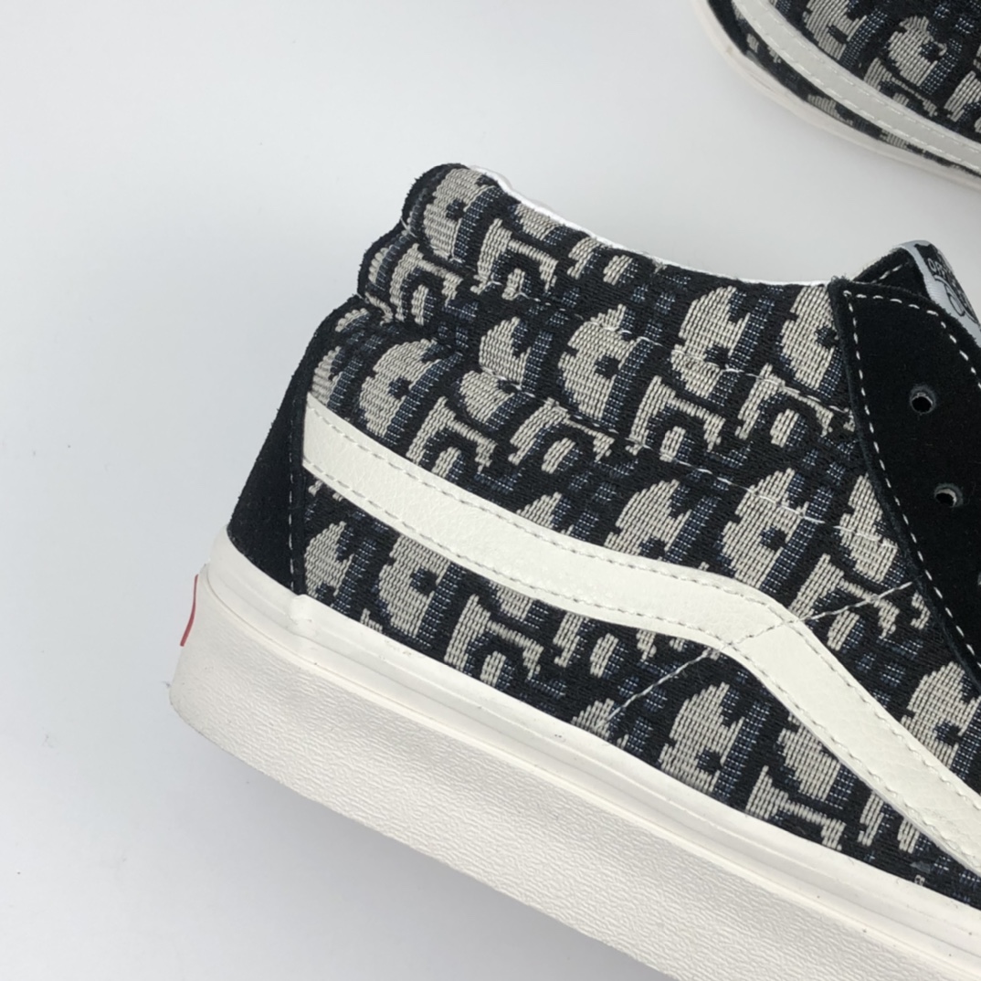 150 Dior x Vans Sk8-Mid “经典黑刺绣CD重影”万斯中帮迪奥联名板鞋 VN0A3WHDRB23