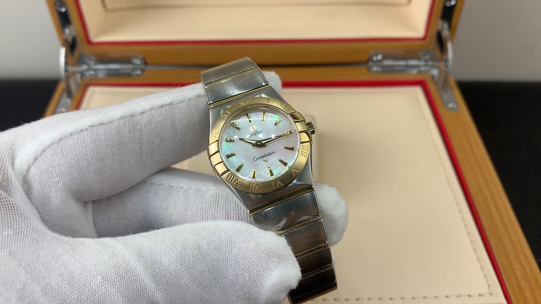 Omega 皇家 欧米茄星座系列女表视频欣赏