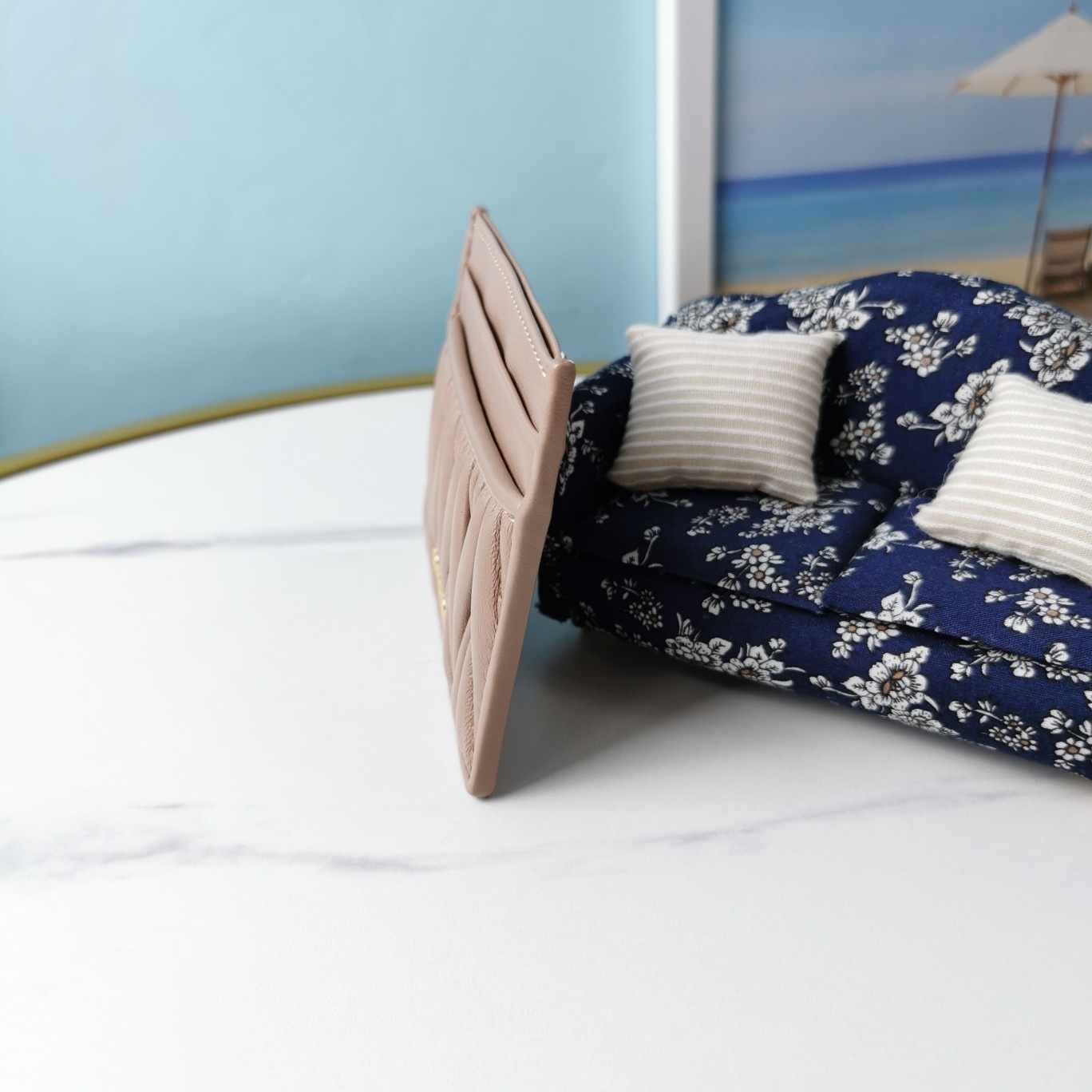 MIUMIU缪缪顶级进口小羊皮材质Matelasse花纹图案新款卡夹5MC076