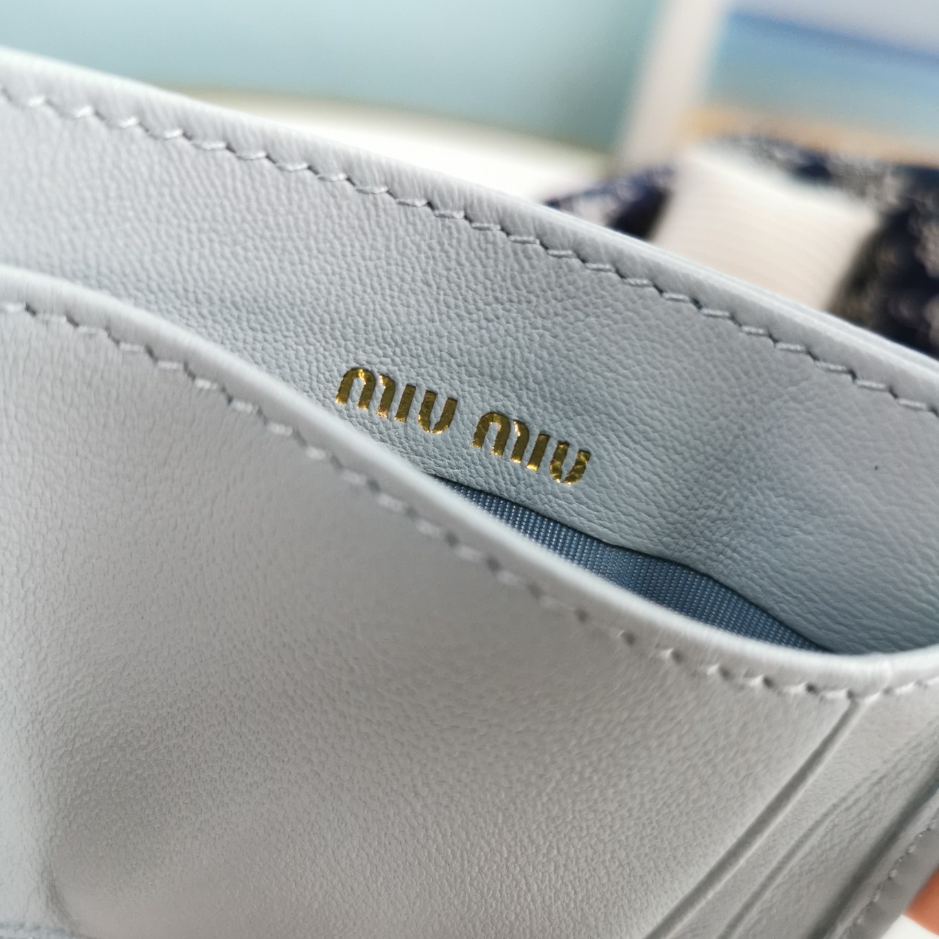 MIUMIU缪缪顶级进口小羊皮材质Matelasse花纹图案新款卡夹5MC076