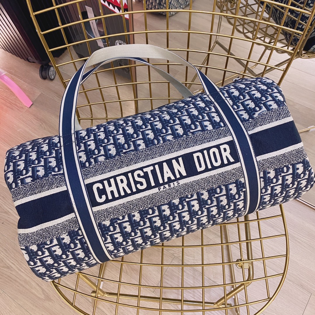 2020 Dior Classic Travel Blue Bag: A Must-Have for Fashion Lovers - 图片 4