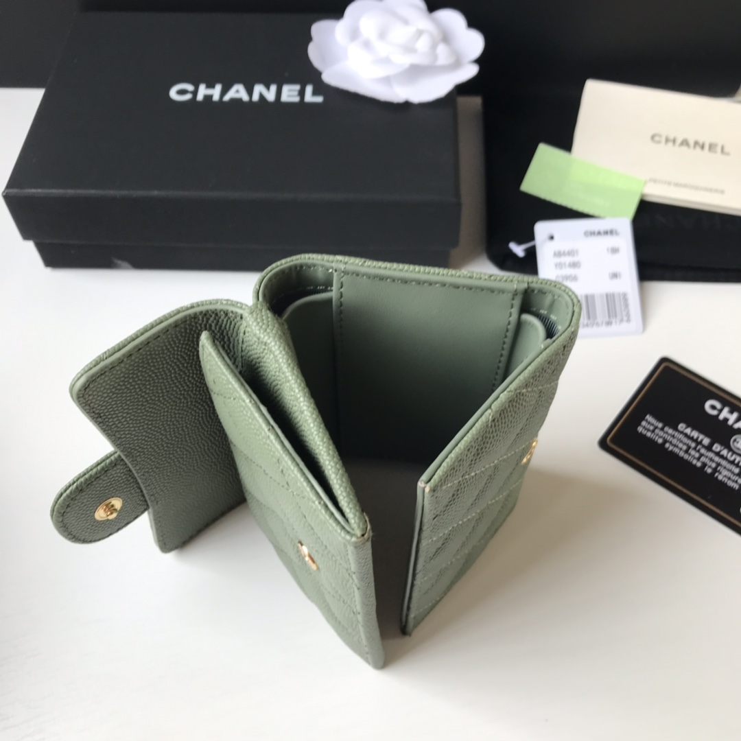Chanel 升级版小香短三折钱包麻雀虽小 五脏俱全 实用性超强 款号84401 皮料五金