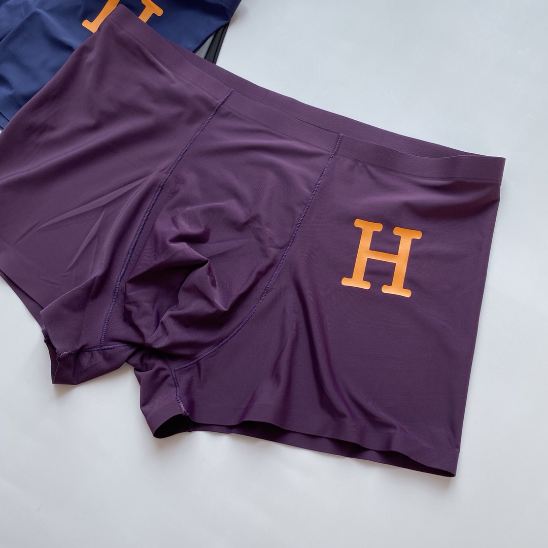 Hermes 爱马仕！时尚魅力男士精品！采用无痕拼接 无缝压胶工艺 高档羊奶丝材质 轻薄透气丝滑 无束缚