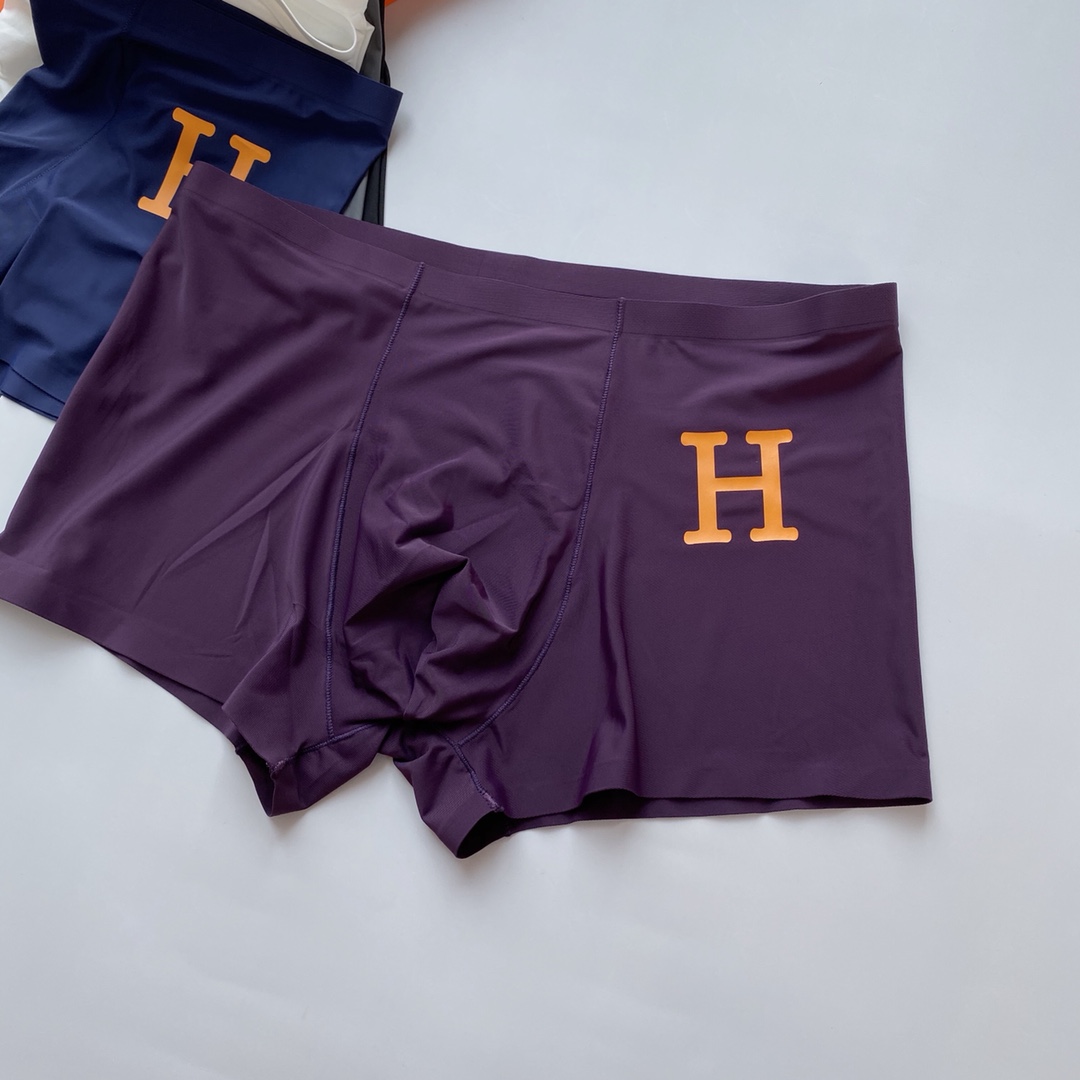 Hermes 爱马仕！时尚魅力男士精品！采用无痕拼接 无缝压胶工艺 高档羊奶丝材质 轻薄透气丝滑 无束缚