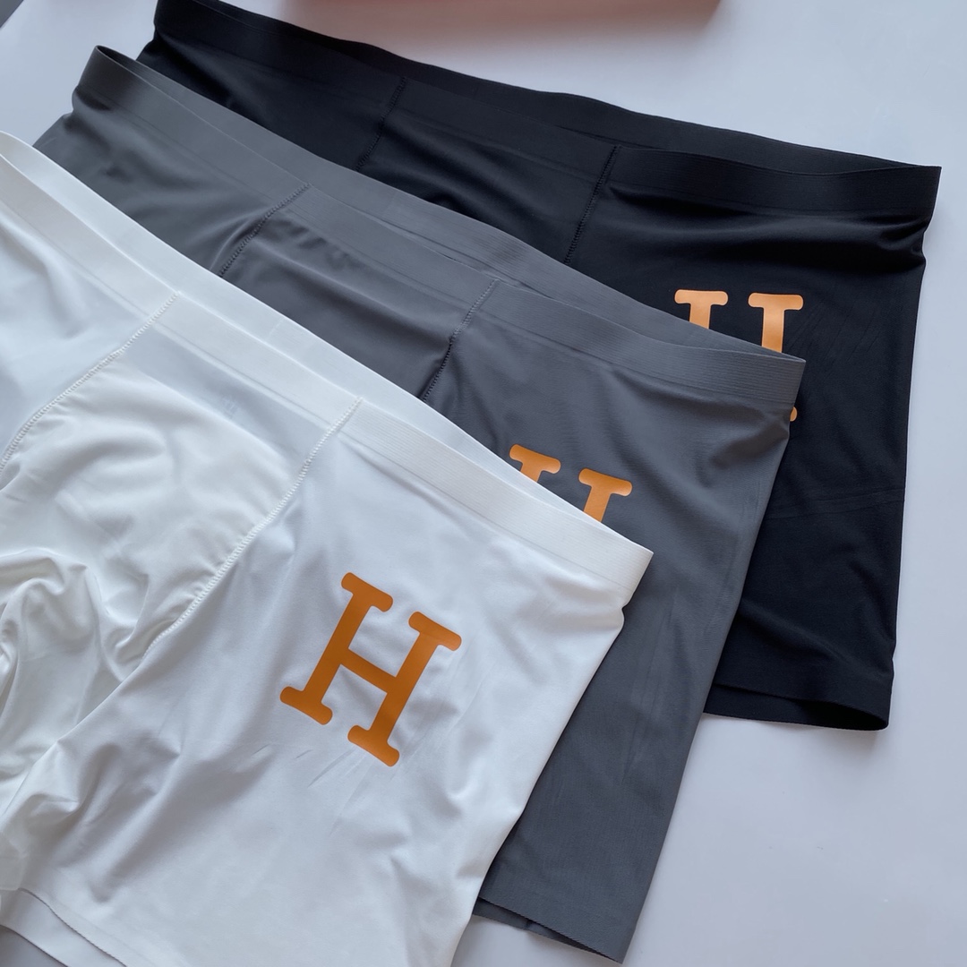 Hermes 爱马仕！时尚魅力男士精品！采用无痕拼接 无缝压胶工艺 高档羊奶丝材质 轻薄透气丝滑 无束缚