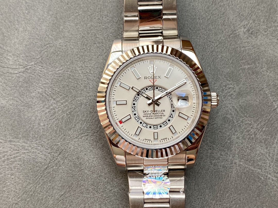 ロレックス SKY 天行者シリーズ 42mm 自動巻きメカニズム