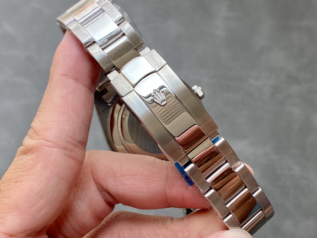 ロレックス SKY 天行者シリーズ 42mm 自動巻きメカニズム