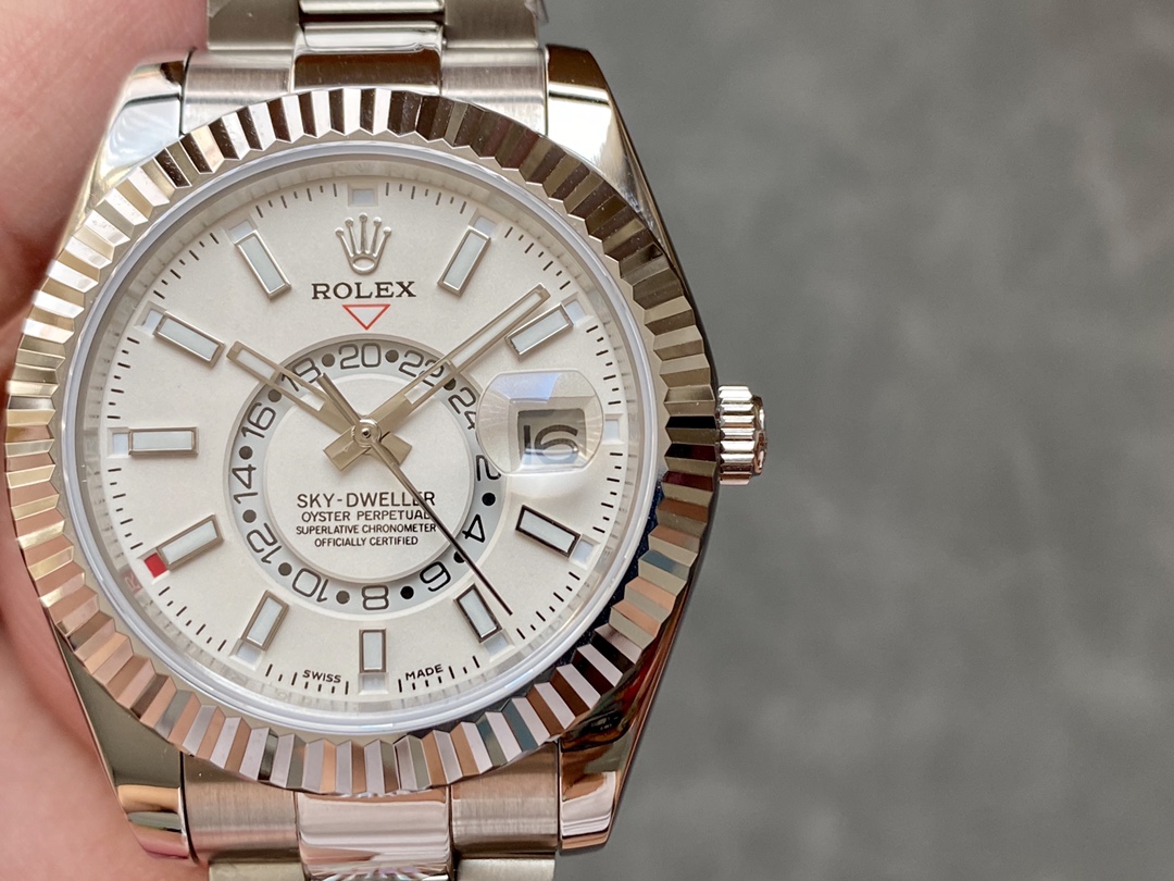 ロレックス SKY 天行者シリーズ 42mm 自動巻きメカニズム