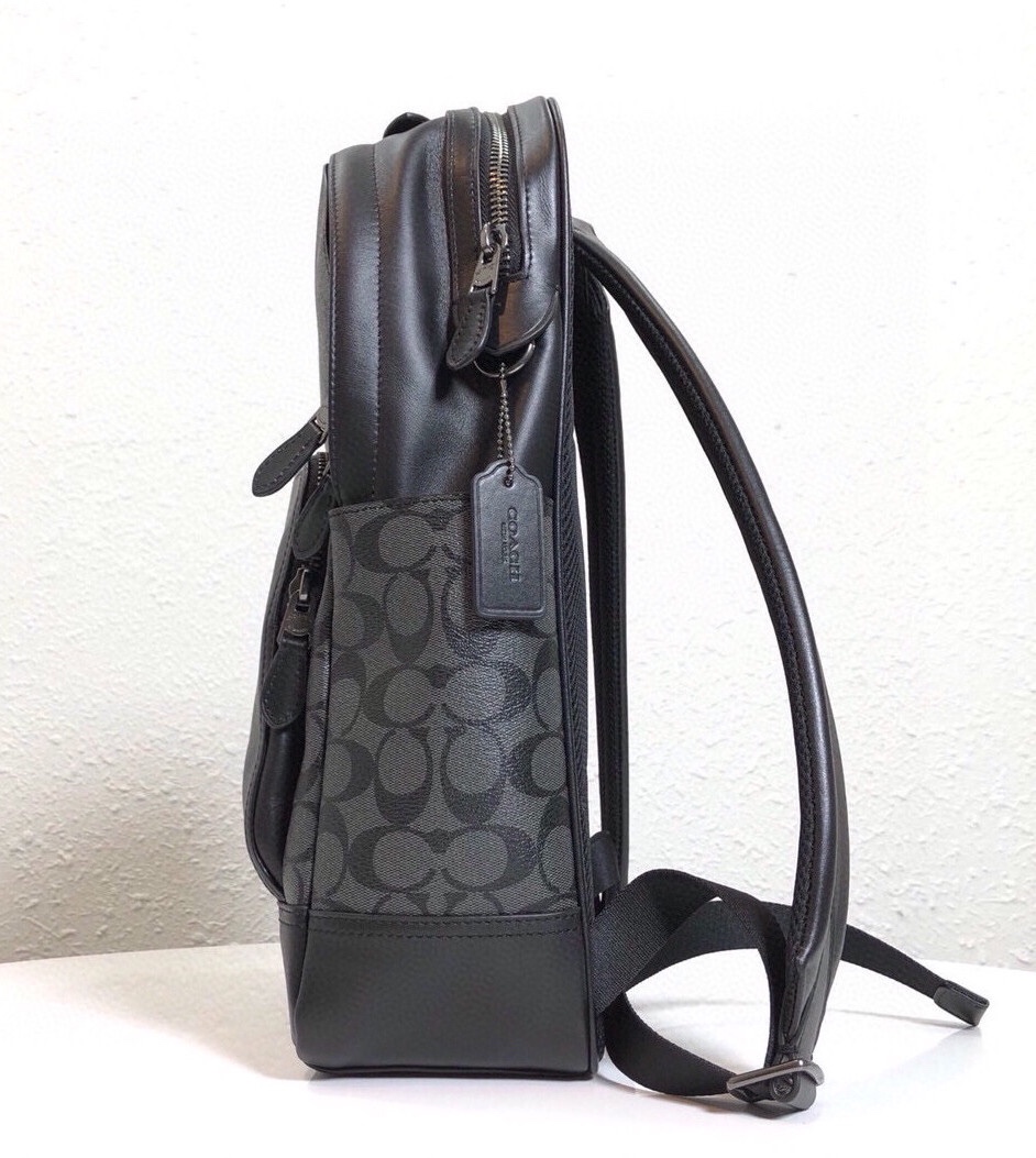 Coach 高端品质 PVC配皮款式 男士双肩背F37599 F38755 F50719 男款双拉链书包登山包电脑包 侧边 内里还有小口袋 可装IPAD 电脑笔记本