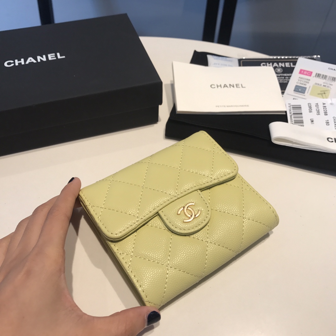 Chanel 专柜款经典手袋 4