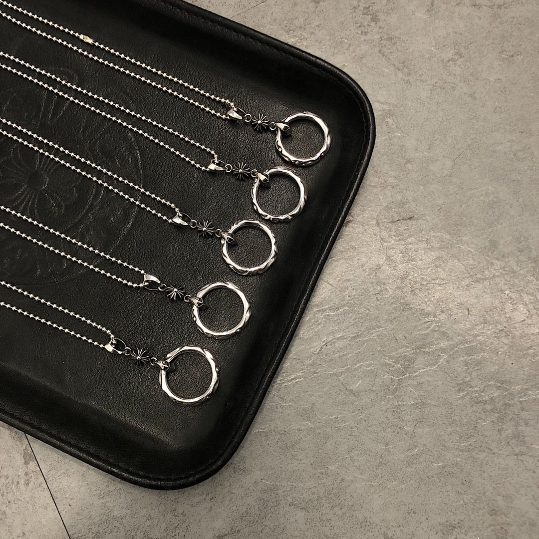 Chrome Hearts 𝗖𝗵𝗿𝗼𝗺𝗲 𝗛𝗲𝗮𝗿𝘁𝘀 克罗心 十字花蔓藤圆环项链