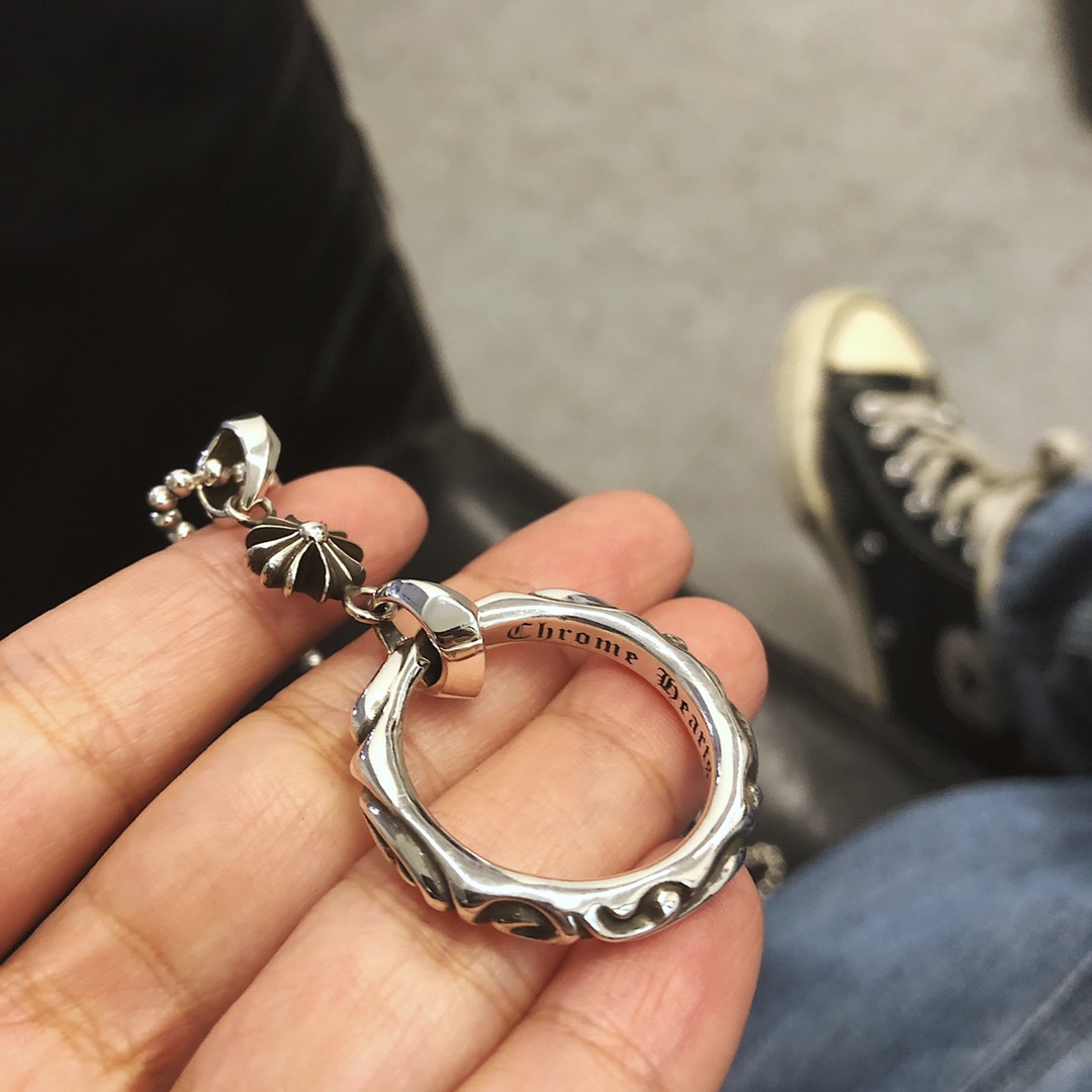 Chrome Hearts 𝗖𝗵𝗿𝗼𝗺𝗲 𝗛𝗲𝗮𝗿𝘁𝘀 克罗心 十字花蔓藤圆环项链