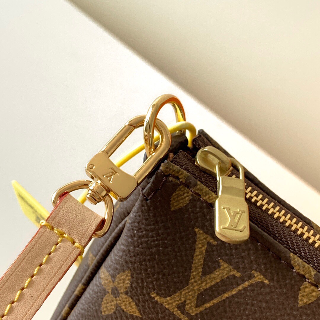 Louis Vuitton Pochette Accessoires Monogram - Handbags M40712