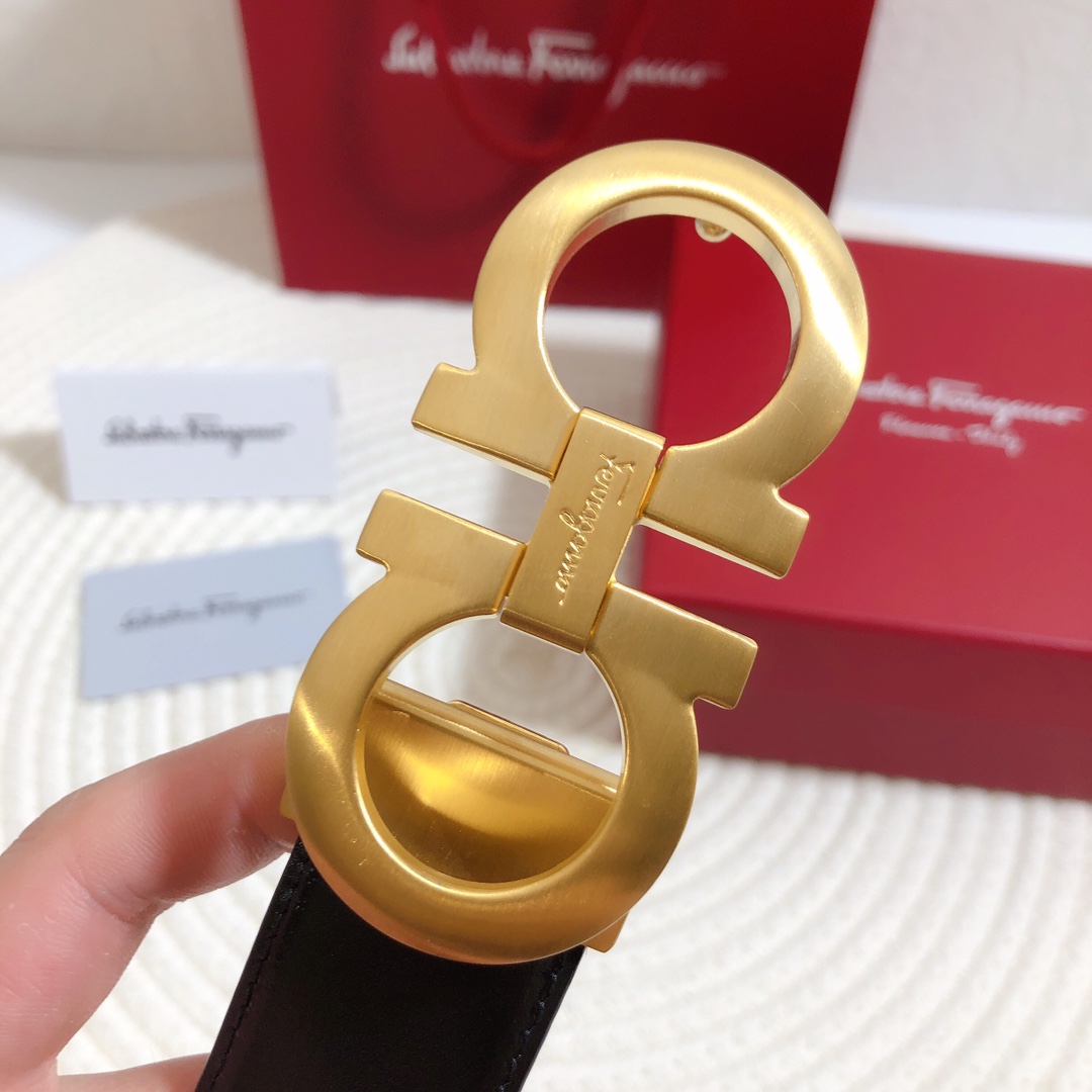菲拉格慕尺寸:34mm正品尺寸五金材
