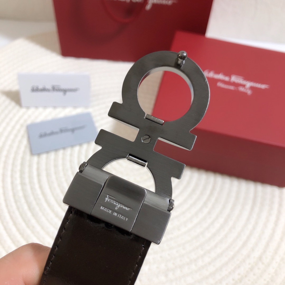 菲拉格慕尺寸:34mm正品尺寸五金材