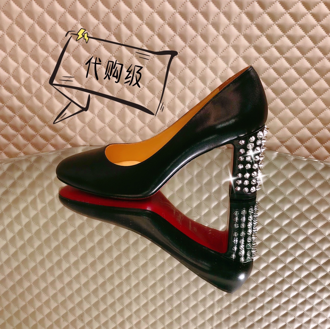 NO:336836,High-end custom classic series!  H8.5Cm size 35-42. Genuine leather large sole -8 black cowhide silver nails, official website synchronization Standard European code Reference:-8 Color:black Material:cowhide Lining:red goat leather Heel height:8.5Cm Sole:leather sole Size:EU 35-42 (US 4-11):,,christian louboutin,cowhide,Leather soles19860909高端订制 精典款系列！ H8.5Cm尺码35-42码.真皮大底 －8黑牛皮银钉,官网同步 标准欧码 Reference:-8 Color:black Material:cowhide Lining:red goat leather Heel heigh:8.5Cm Sole:leather sole Size:EU 35－42（US 4一11) :,,christian louboutin,cowhide,Leather soles,Women's Shoes