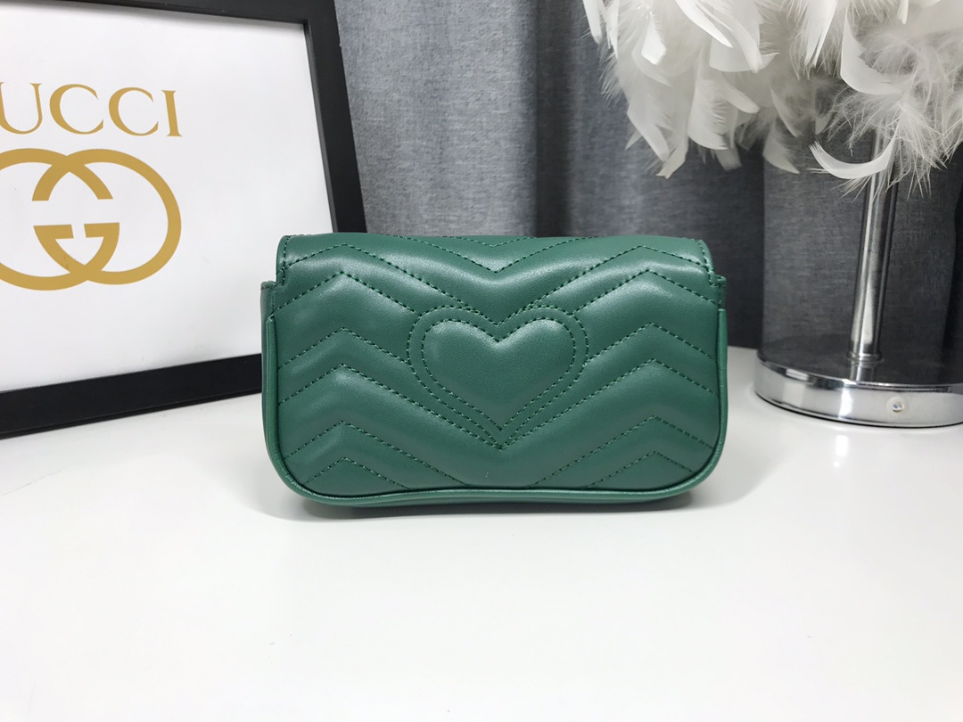 G家ミニチェーンバッグ - 構造的デザインと真皮製