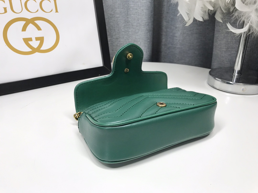 G家ミニチェーンバッグ - 構造的デザインと真皮製