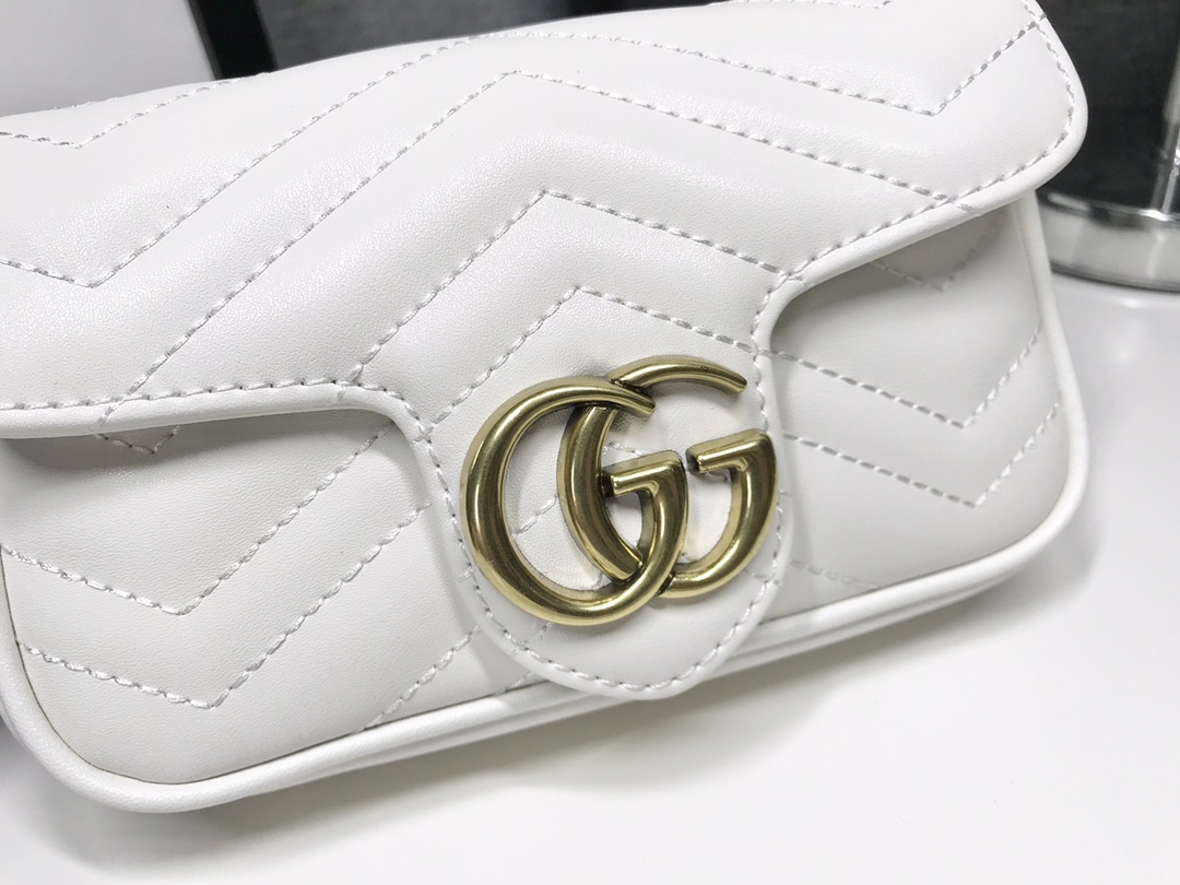 G家ミニチェーンバッグ - 構造化デザインと真皮の魅力