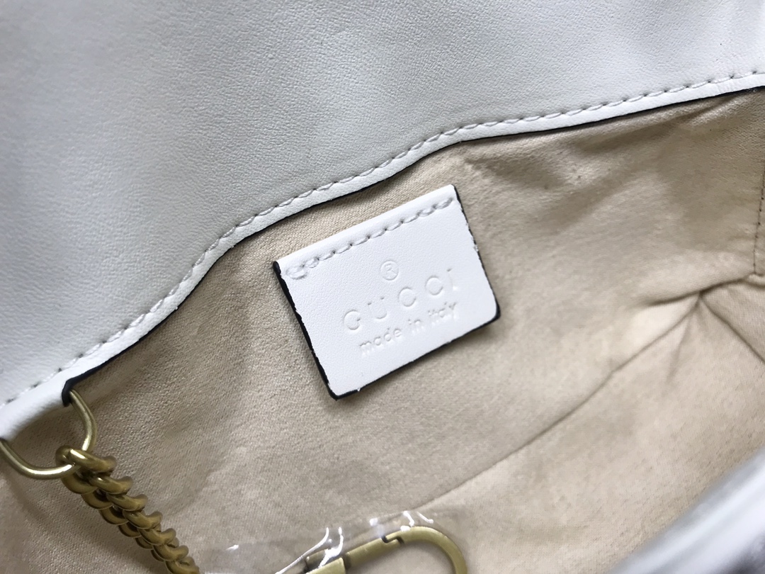 G家ミニチェーンバッグ - 構造化デザインと真皮の魅力