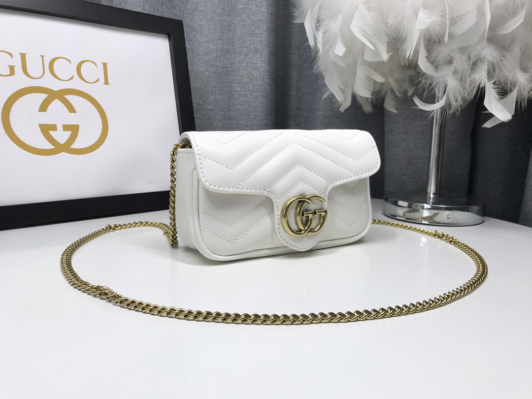 G家ミニチェーンバッグ - 構造化デザインと真皮の魅力