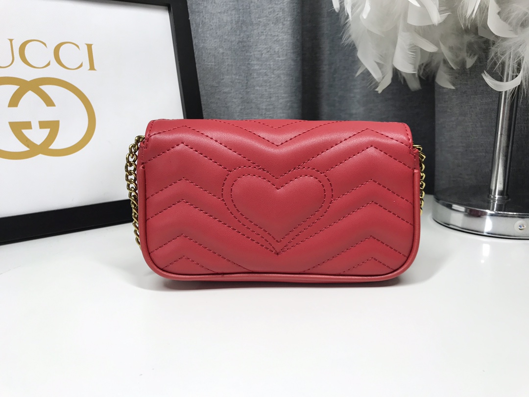 G家ミニチェーンバッグ - 構造的デザインと真皮仕立て