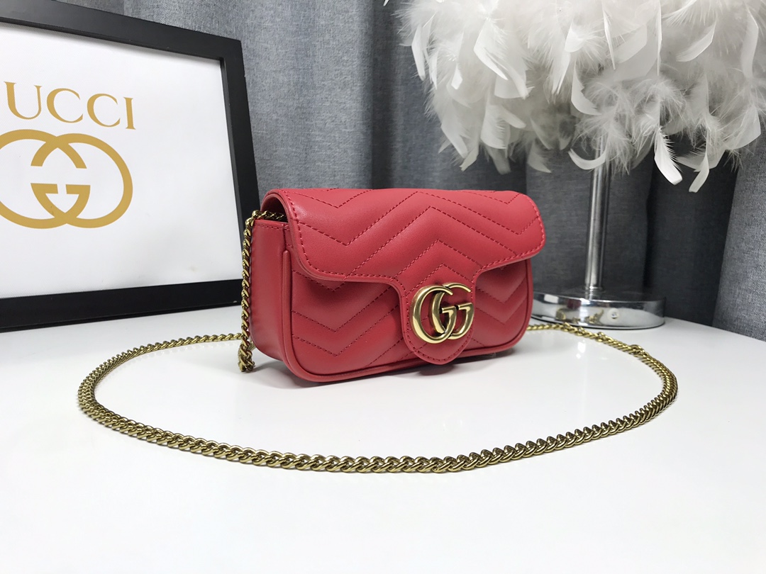 G家ミニチェーンバッグ - 構造的デザインと真皮仕立て