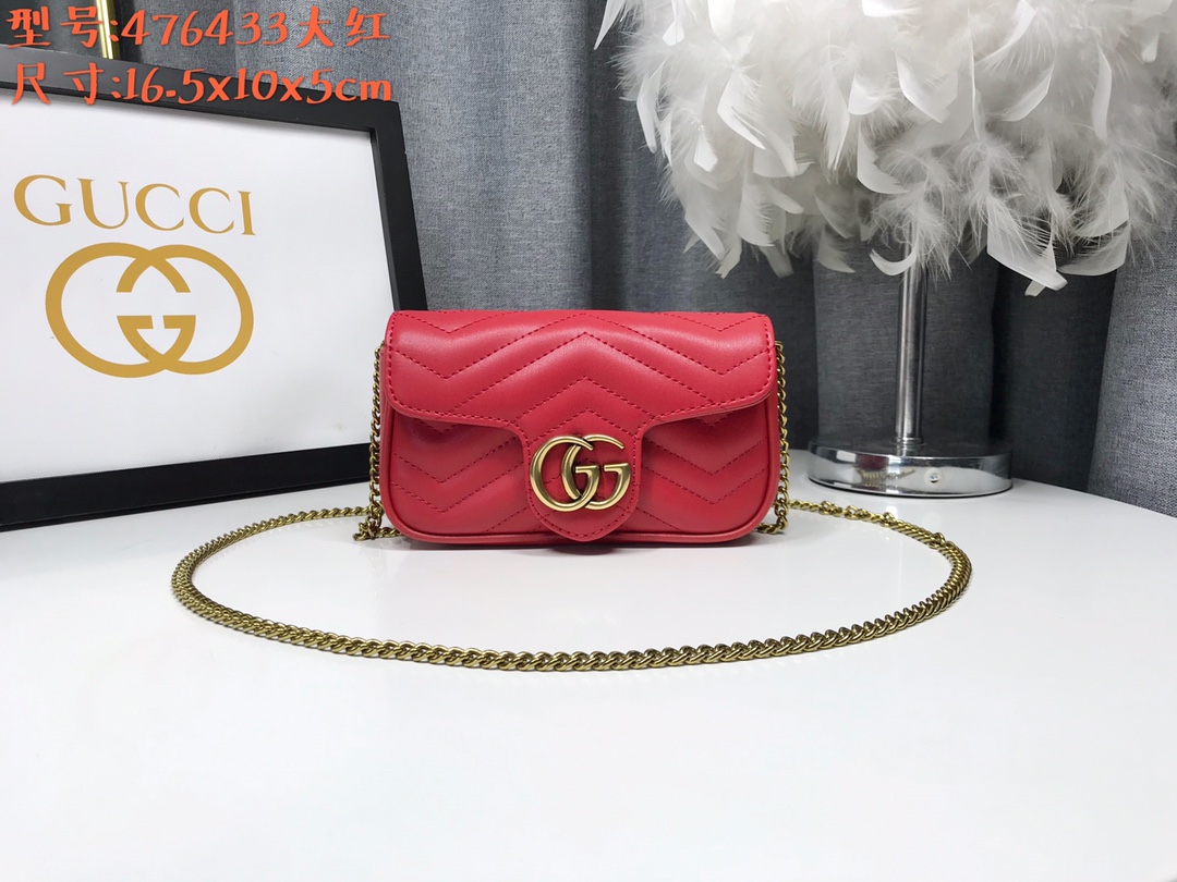 G家ミニチェーンバッグ - 構造的デザインと真皮仕立て