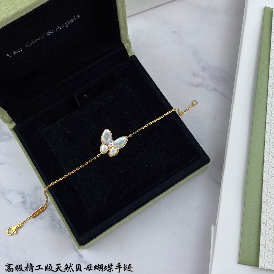 Van Cleef & Arpels Butterfly Bracelet, Mother of Pearl, Delicate Chain 5 i1599534755 4304 1