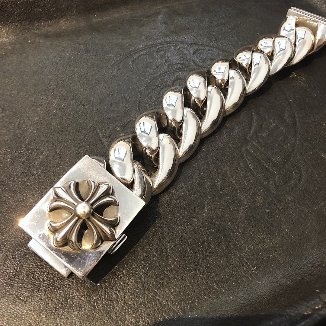 Chrome Hearts MZ出品 开版 【新品上架】𝗖𝗵𝗿𝗼𝗺𝗲 𝗛𝗲𝗮𝗿𝘁𝘀 克罗心 十字粗手链