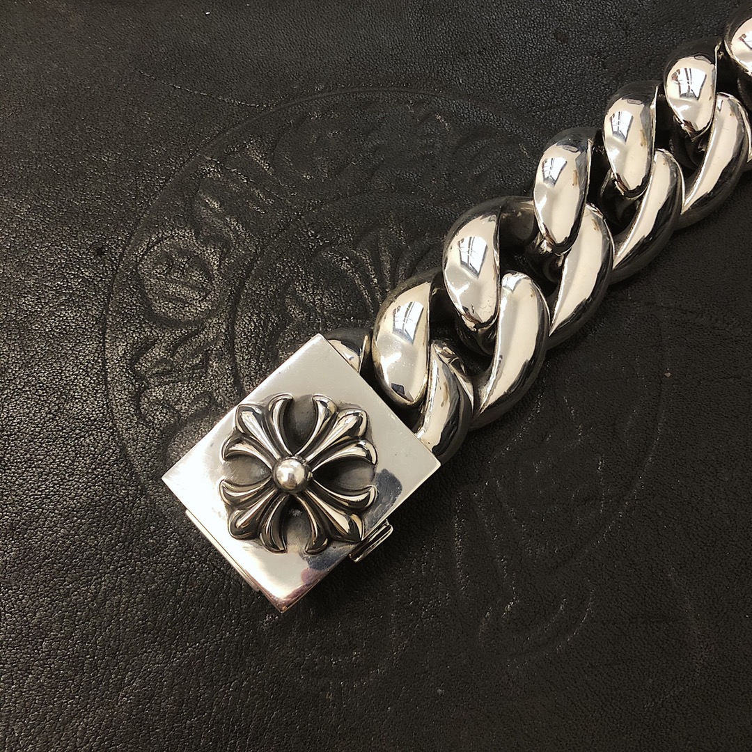Chrome Hearts MZ出品 开版 【新品上架】𝗖𝗵𝗿𝗼𝗺𝗲 𝗛𝗲𝗮𝗿𝘁𝘀 克罗心 十字粗手链