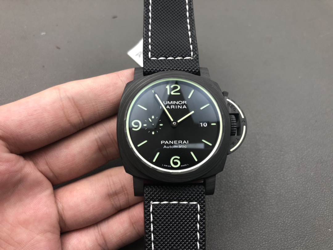 Panerai 42mm VS