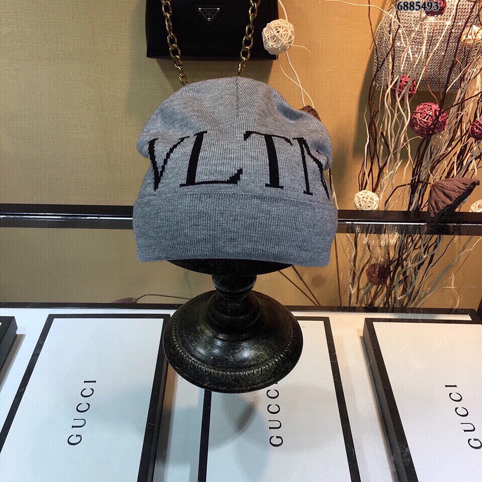 [Valentino Hats]Valentino 2020 AutumnWinter Fine Knitted Woolen Hat Super hot