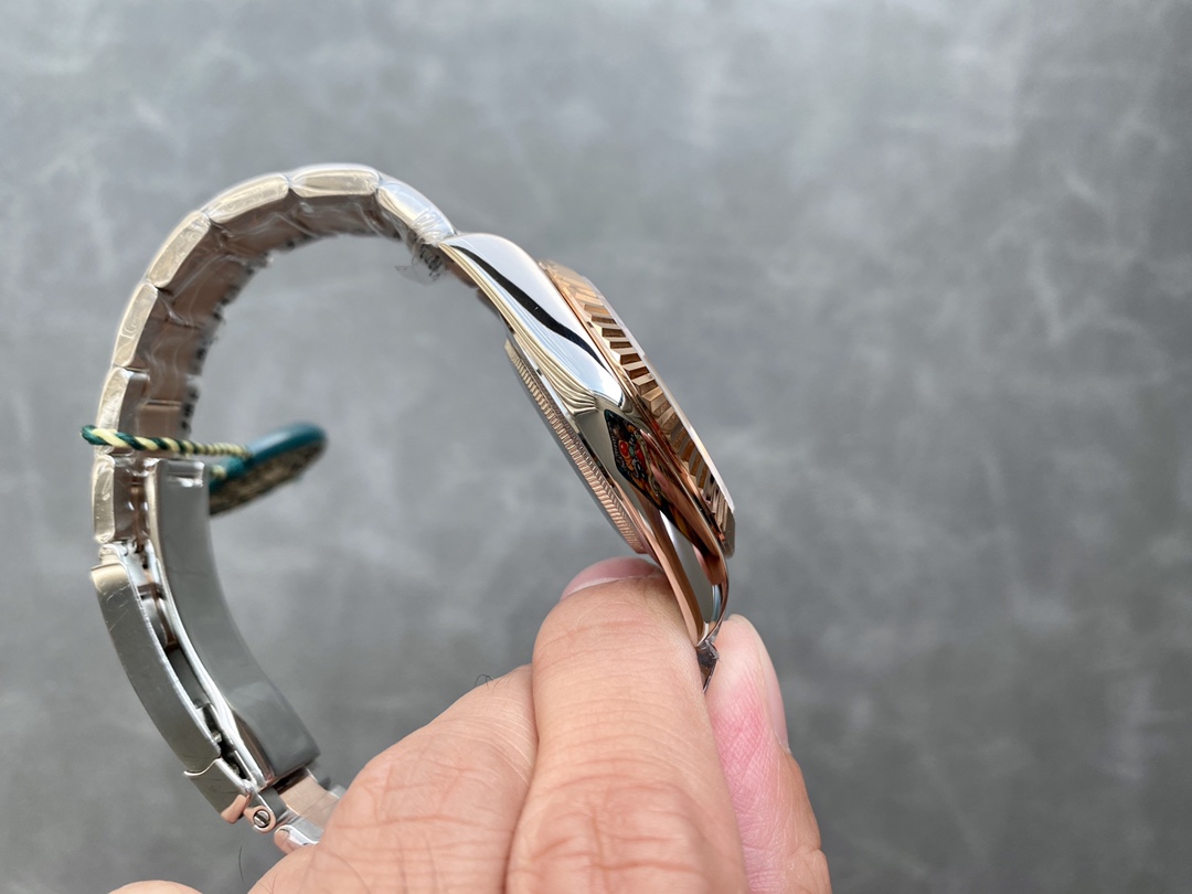 ロレックス SKY 天行者シリーズ 42mm 自動巻きメカニズム