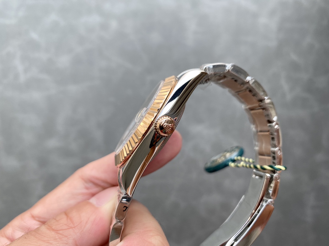 ロレックス SKY 天行者シリーズ 42mm 自動巻きメカニズム