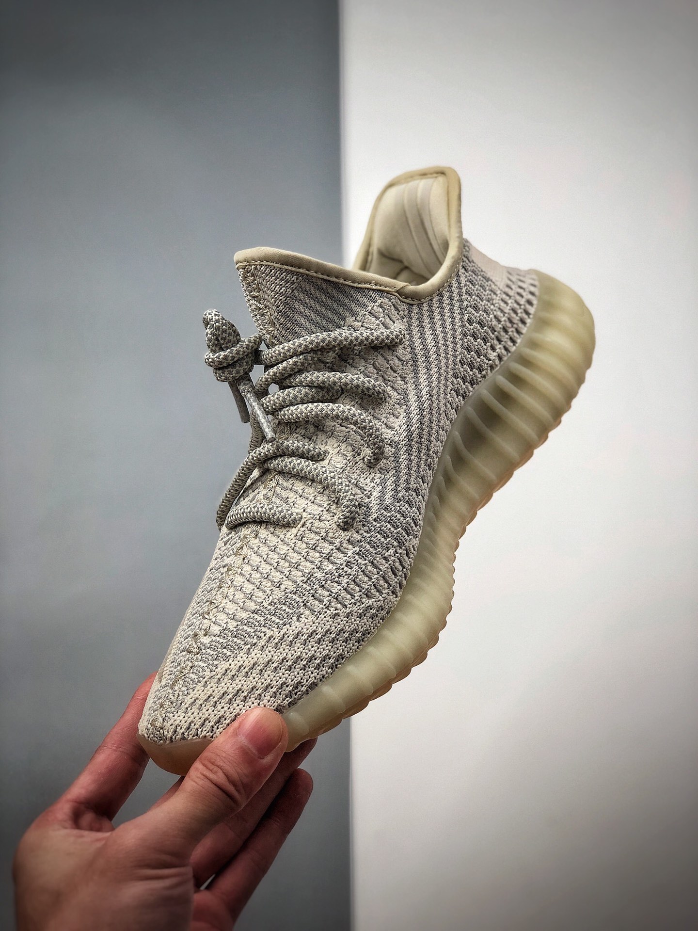 250 #最强性价比 公司级 400以下绝无对手 #Adidas Yeezy 350 Boost V2 须白 FU9161