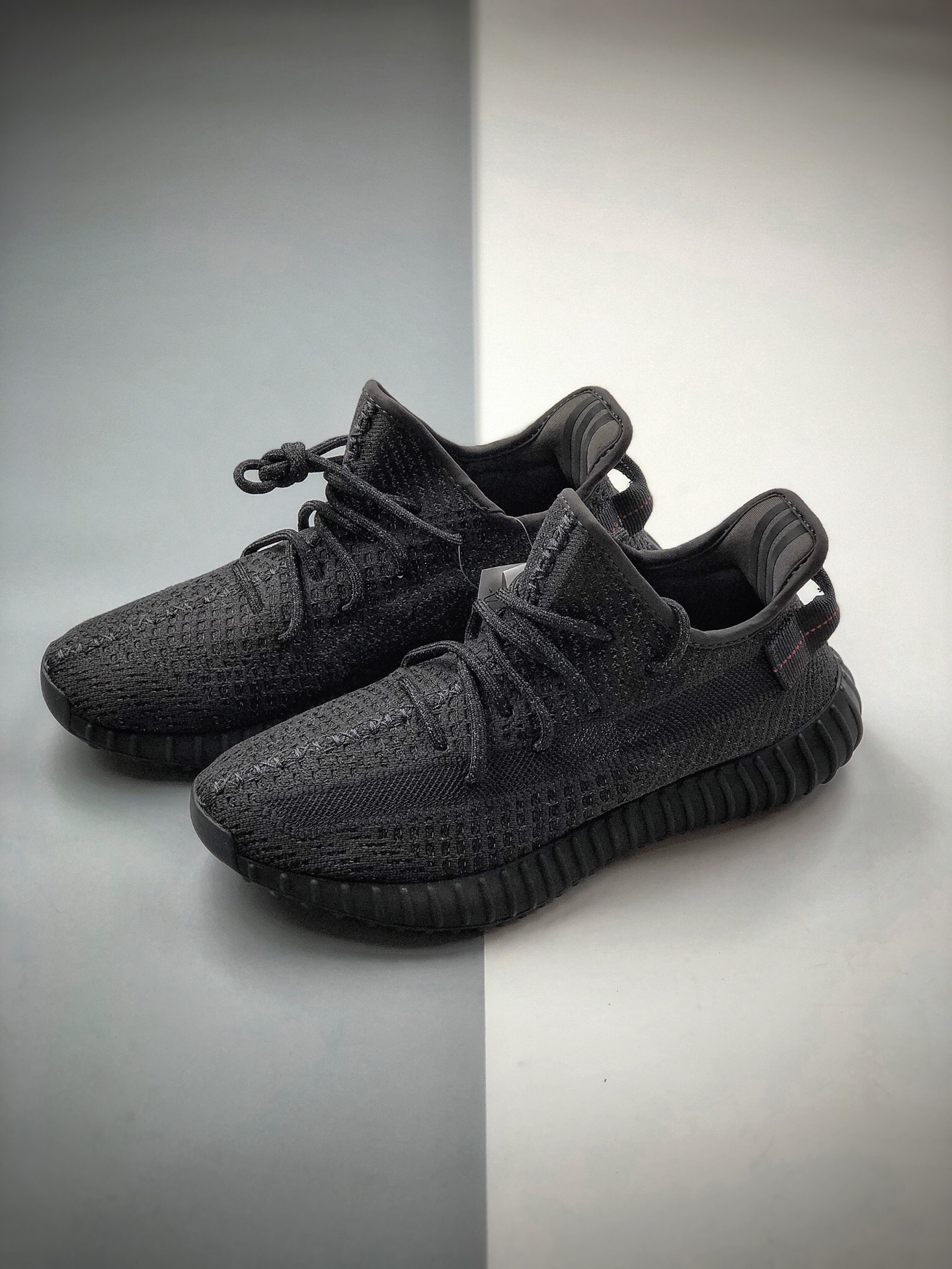 250  公司级 400以下绝无对手 #Adidas Yeezy 350 Boost V2 黑天使满天星 FU9007