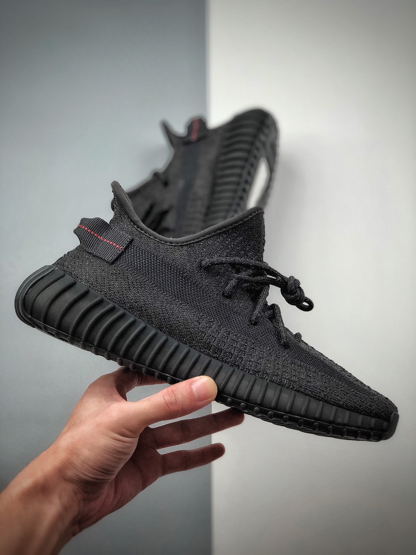 250  公司级 400以下绝无对手 #Adidas Yeezy 350 Boost V2 黑天使满天星 FU9007