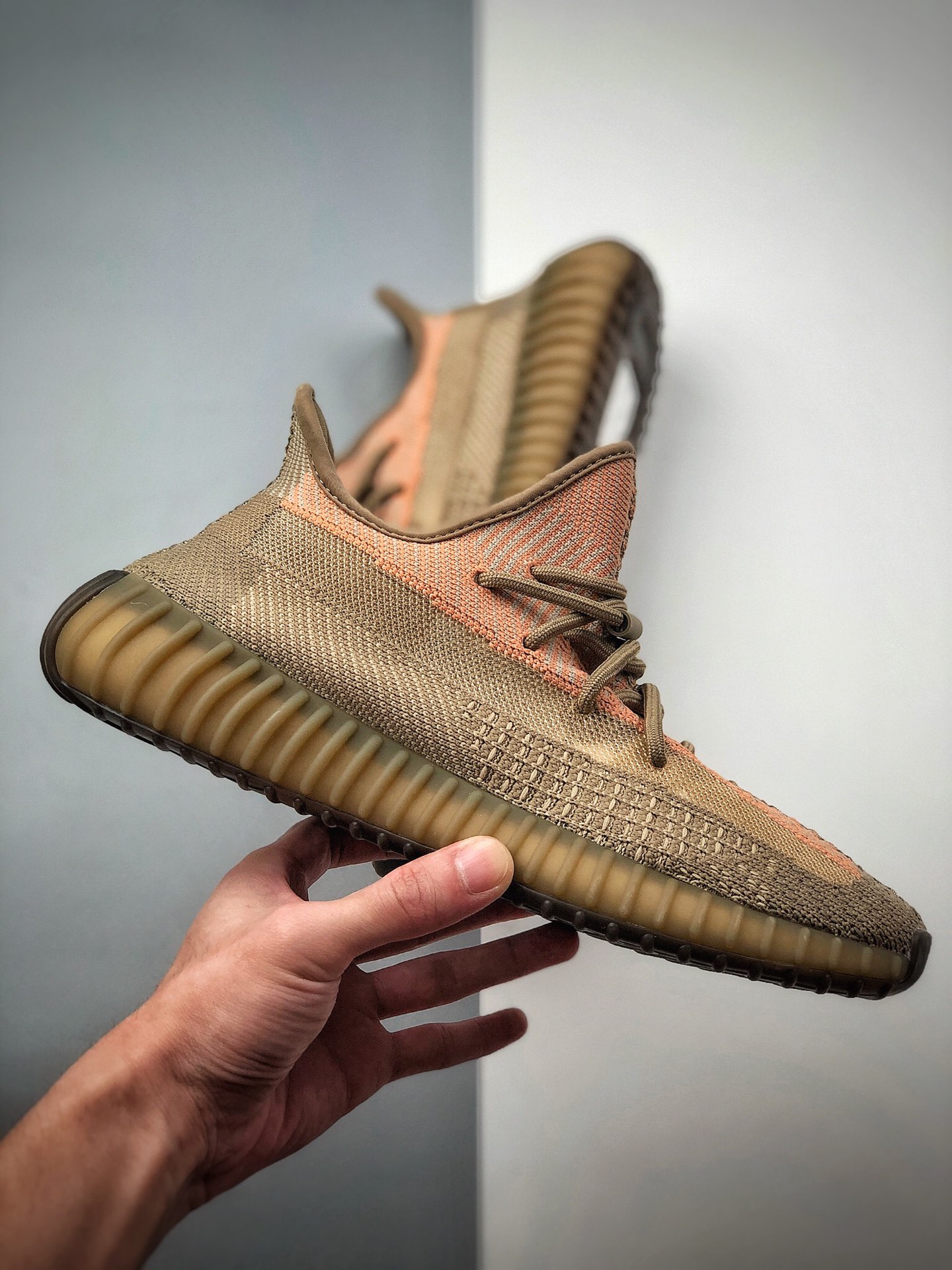 250 Adidas Yeezy 350 Boost V2 驼灰  货号：FZ5240