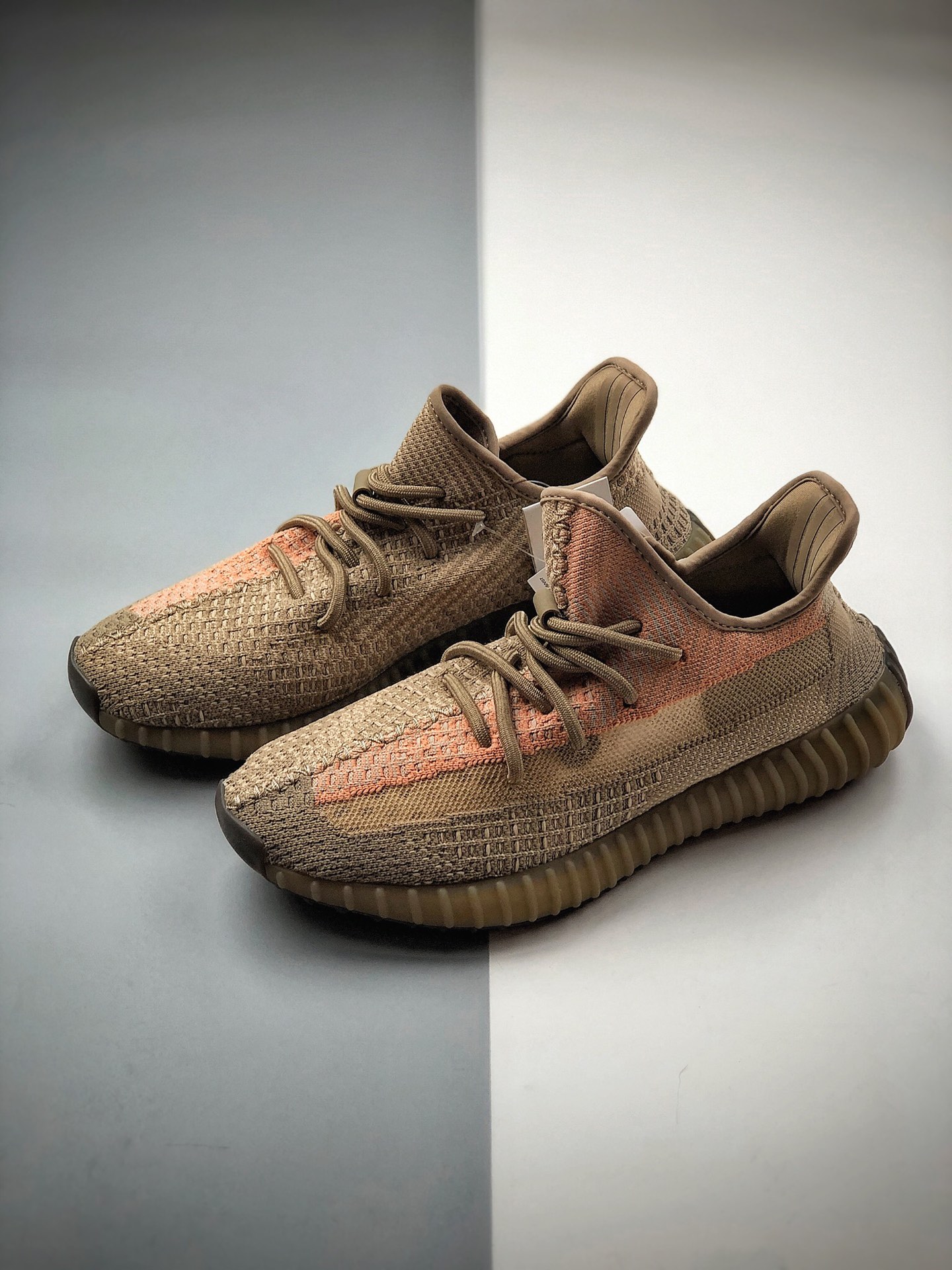 250 Adidas Yeezy 350 Boost V2 驼灰  货号：FZ5240