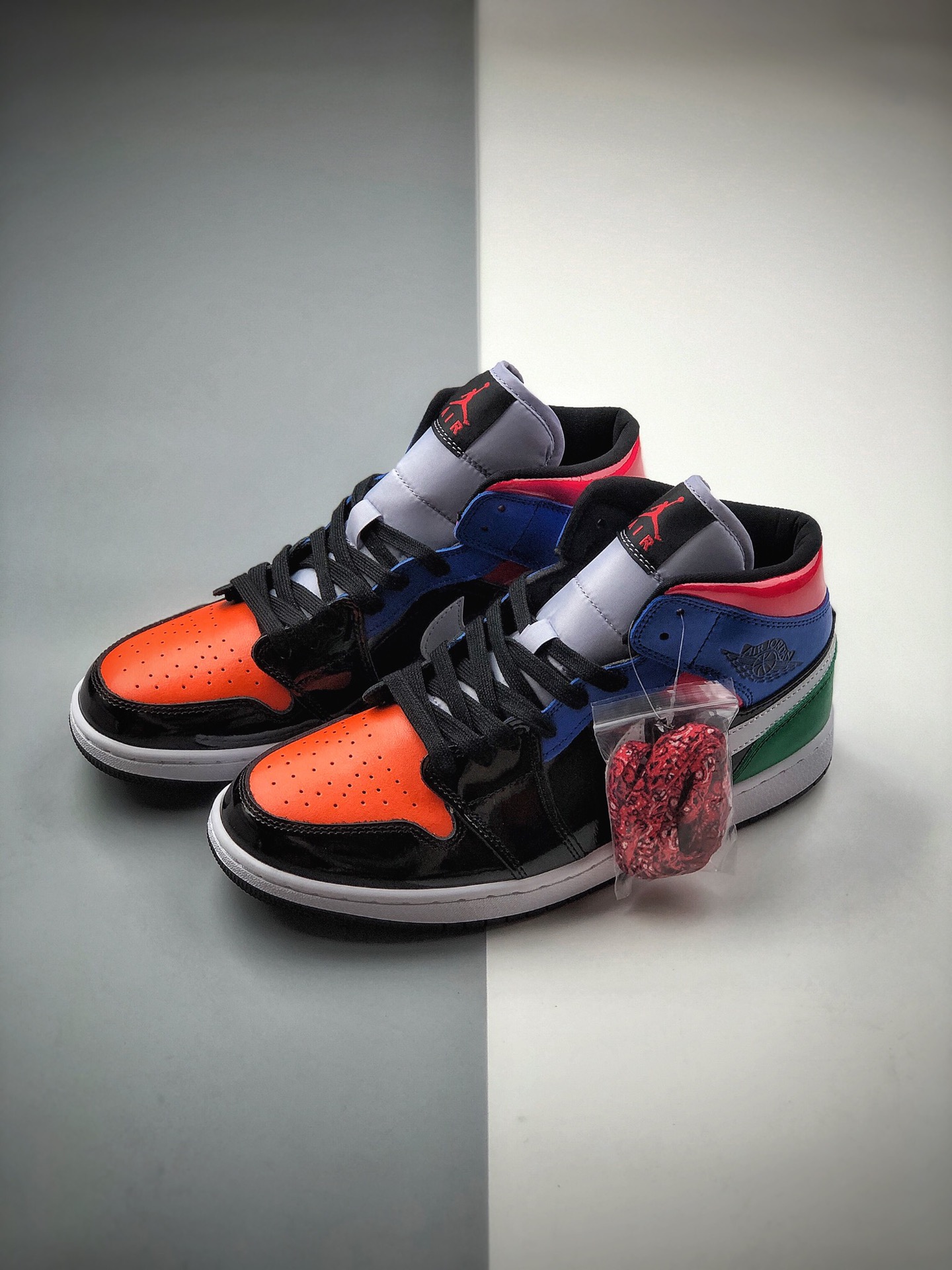 250 Air Jordan 1 Mid  AJ1/ 乔1 中邦CV5276-001
