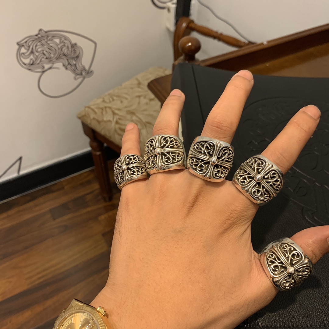 Chrome Hearts 大守護戒指 - 手作りの魅力が詰まった不均一デザイン