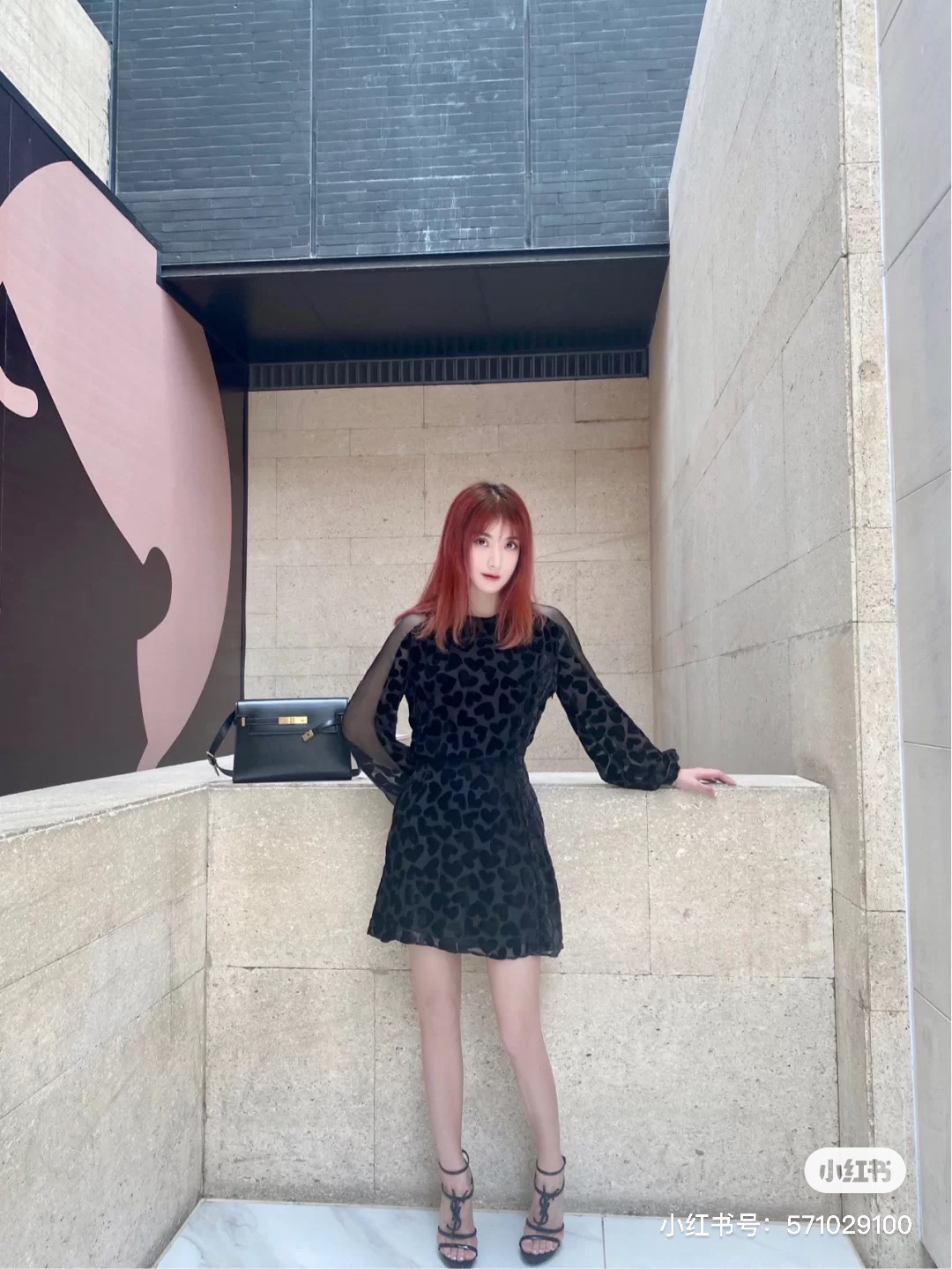 Ysl 𝑴𝒂𝒏𝒉𝒂𝒕𝒕𝒂𝒏 29CM曼哈顿法棍包 579271黑色牙签纹金扣