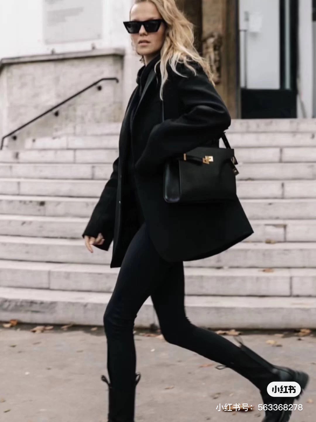 Ysl 𝑴𝒂𝒏𝒉𝒂𝒕𝒕𝒂𝒏 29CM曼哈顿法棍包 579271黑色牙签纹金扣