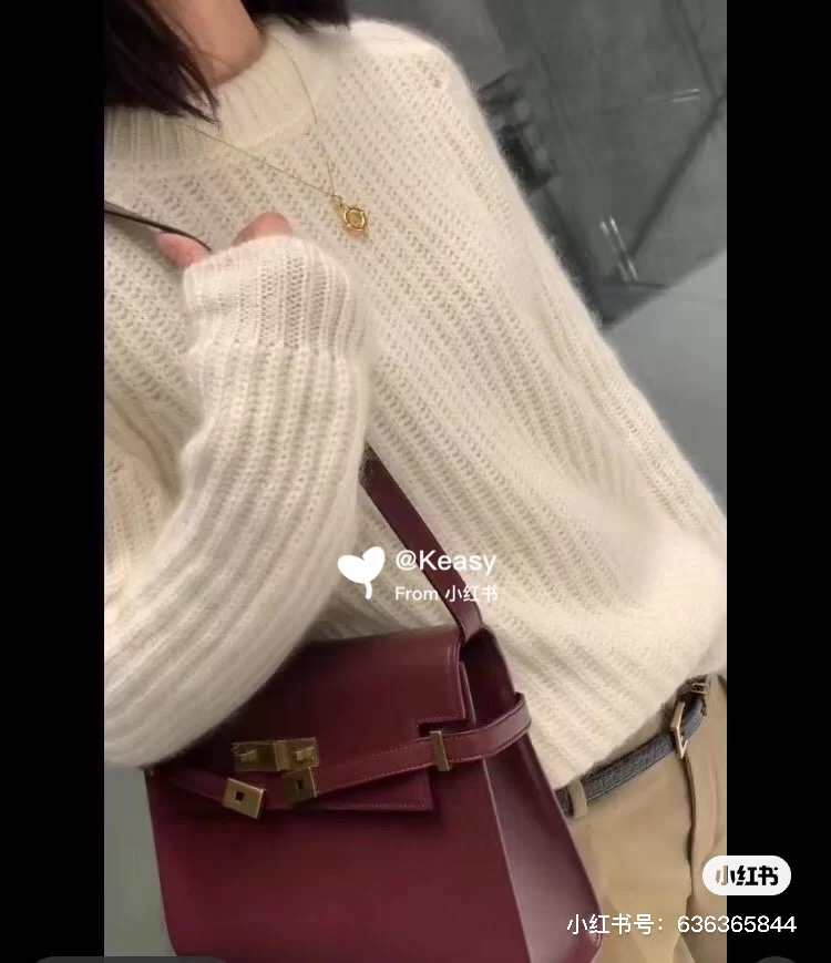 Ysl 𝑴𝒂𝒏𝒉𝒂𝒕𝒕𝒂𝒏 29CM曼哈顿法棍包 579271酒红色牙签纹金扣