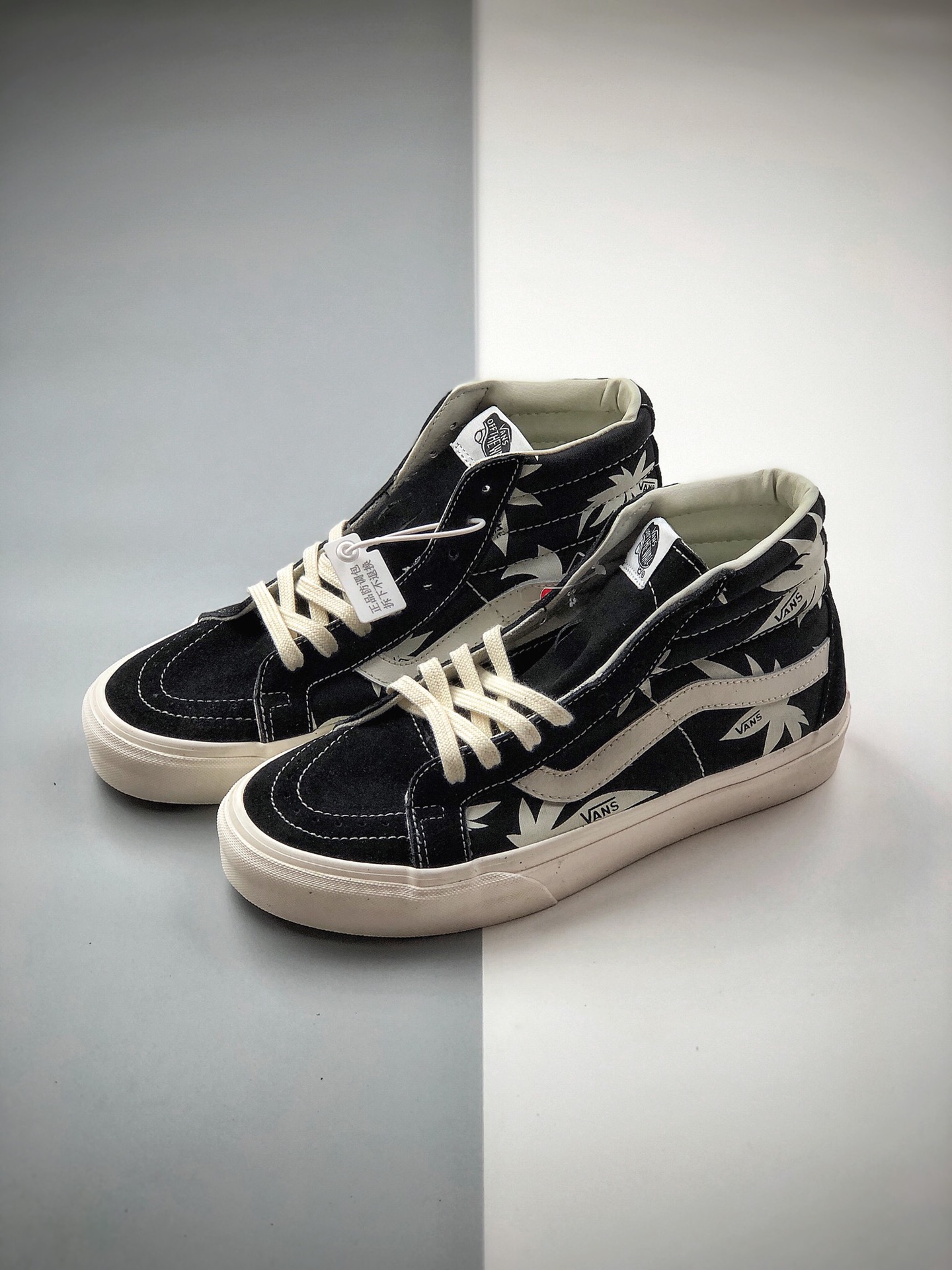 160  VANS  sk8 -Hi白色棕榈枫叶高帮板鞋  型号 KM29