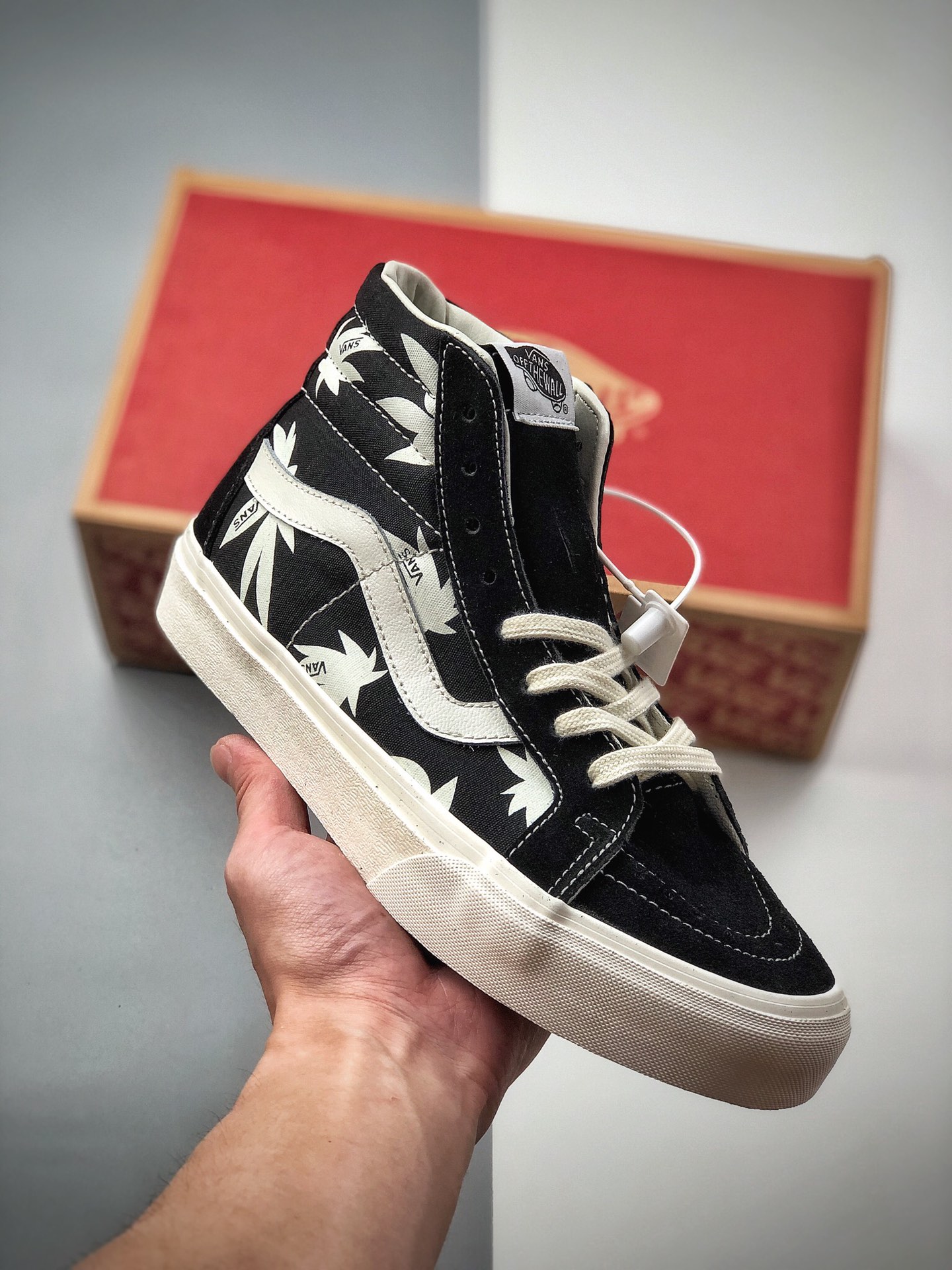160  VANS  sk8 -Hi白色棕榈枫叶高帮板鞋  型号 KM29