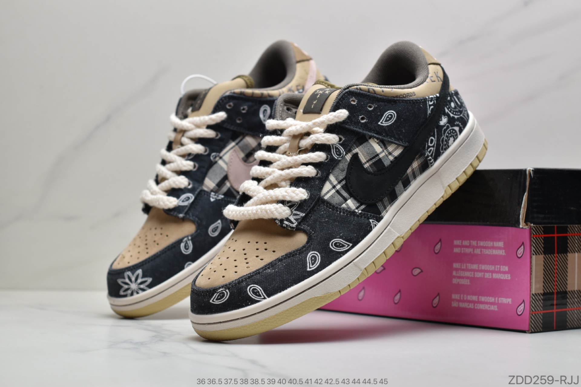 230 公司级耐克Travis Scott × SB Dunk Low 腰果花 CT5053-001