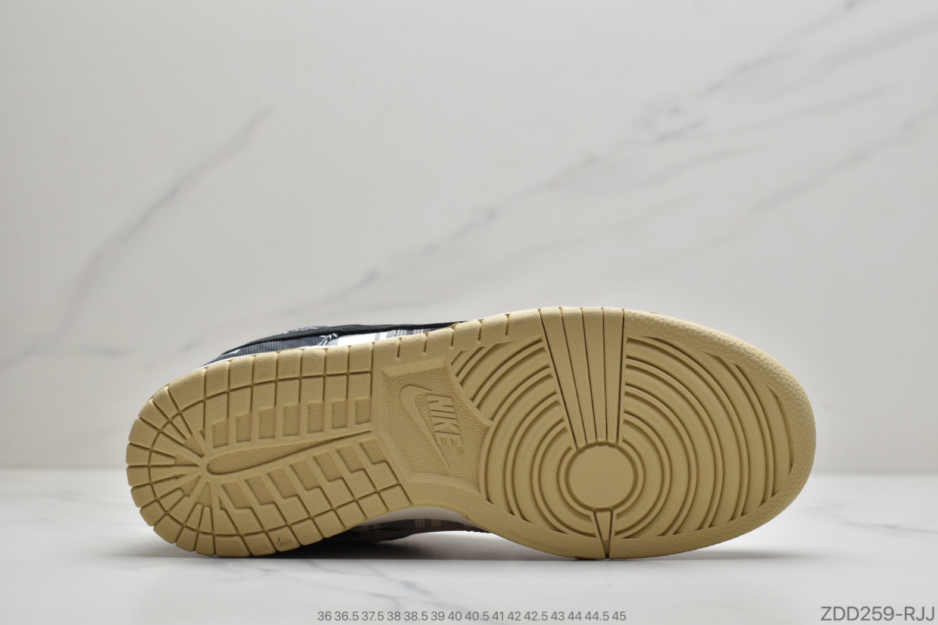 230 公司级耐克Travis Scott × SB Dunk Low 腰果花 CT5053-001