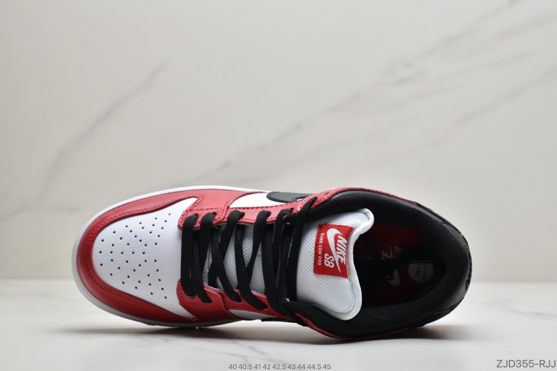 240 公司级耐克NIKE 耐克SB低帮板鞋 芝加哥 货号：BQ6817-600